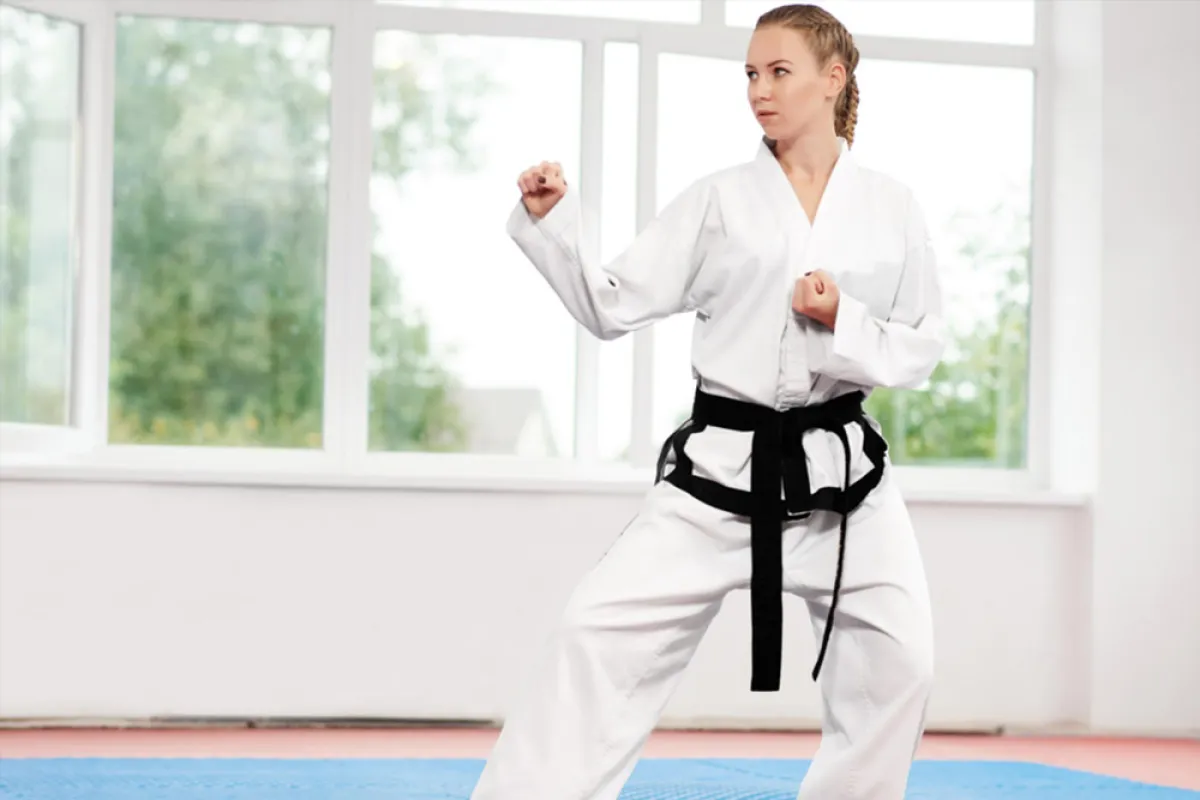 الفرق بين التايكواندو والكاراتيه والأفضل لتنحيف الجسم