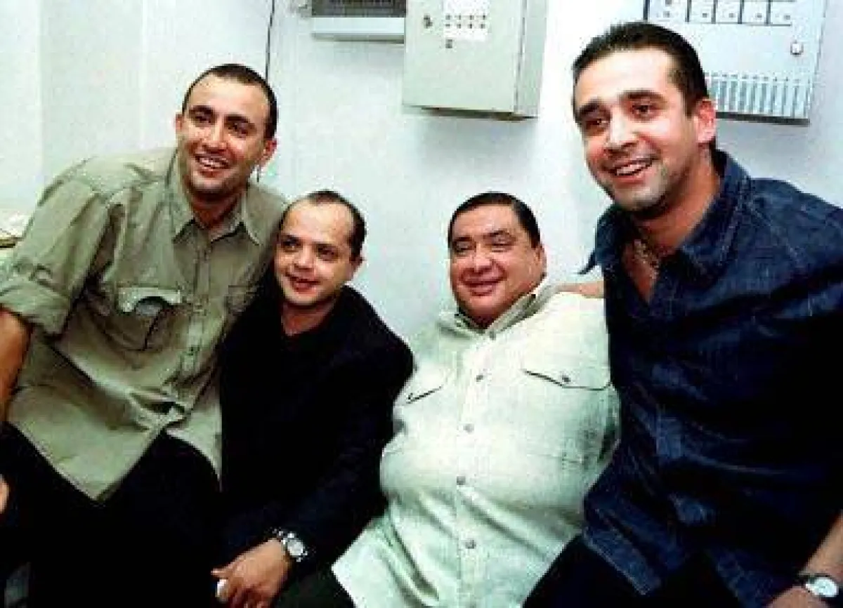 الصورة التي استفزت فان دام من فيسبوك كريم عبد العزيز واستخدمها محمد هنيدي