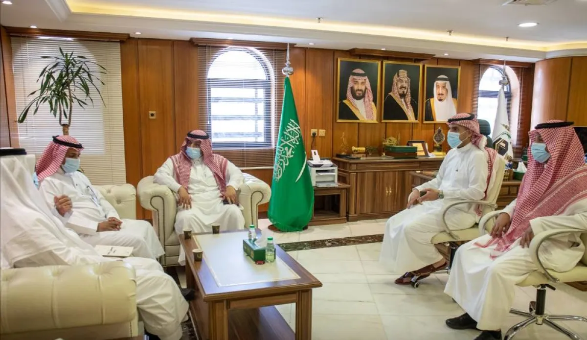 الرئاسة العامة ومؤسسة التأمينات يناقشان إدراج المتعاقدين في نظام التأمينات الاجتماعية