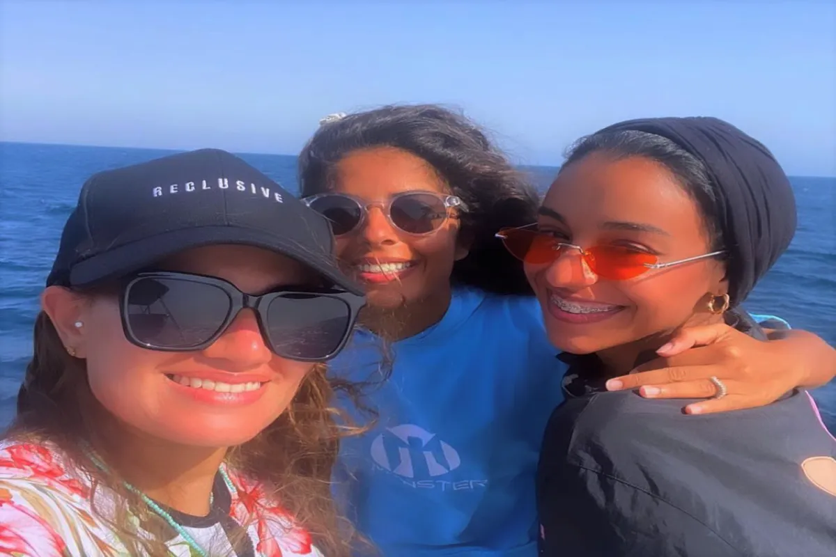 زينة عماد ومدربات الغوص - الصورة من حسابها الرسمي على الانستجرام