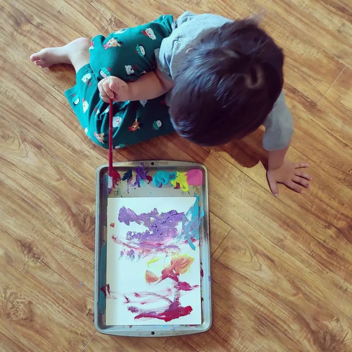 الفنانة الصغيرة تبدع لوحة رائعة