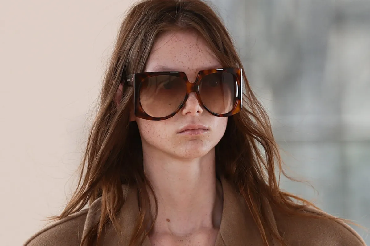 نظارات شمسية باللون البني من ماكس مارا Max Mara 