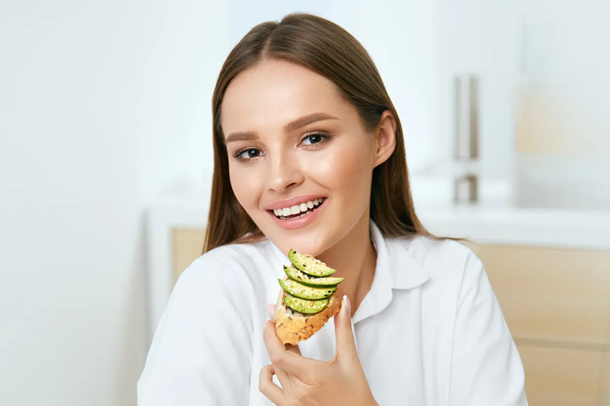 5 أطعمة ستدمر صحتك و6 ستزيدك قوة وفق دراسة علمية