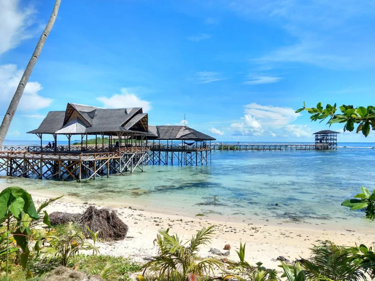 سيارجاو تجذب راكبي الأمواج، وتقدّم أيضاً مشاهد خلابة وأنشطة مثيرة للمسافرين الفرديين والأزواج