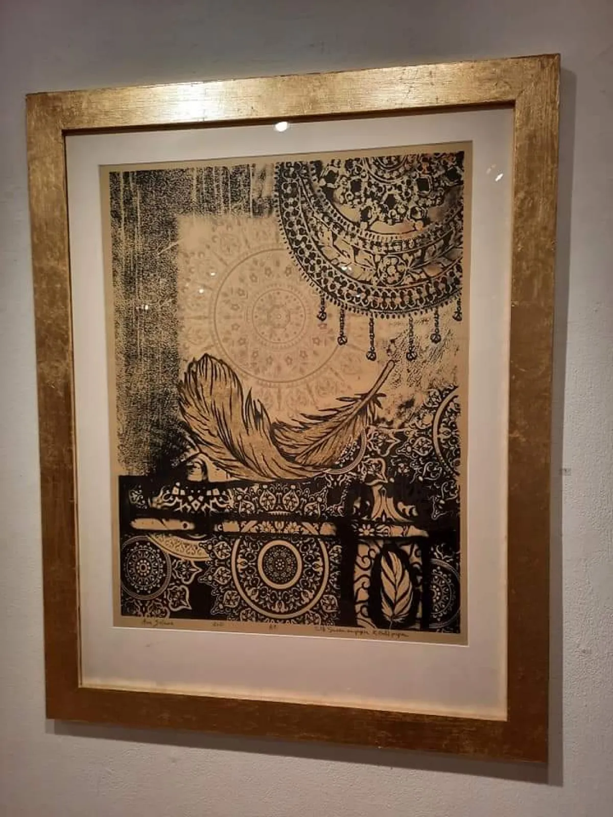 معرض (روح حرة) تهيم بقاعة الأوبرا، وفك قيدها الجسدي