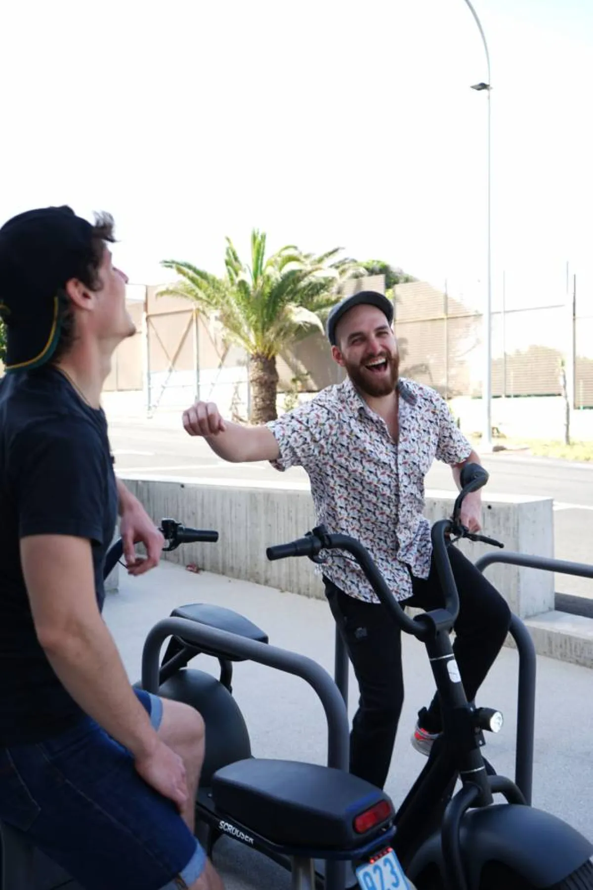 يمارسان الرياضة معا 