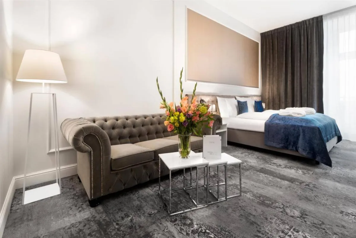 يونيكوس بالاس