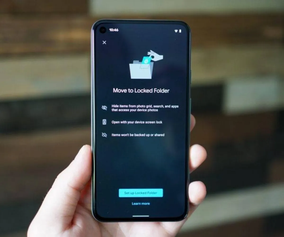 الميزة سيتمكن المستخدم من جمع الصور ومقاطع الفيديو الخاصة في مجلدات مقفلة