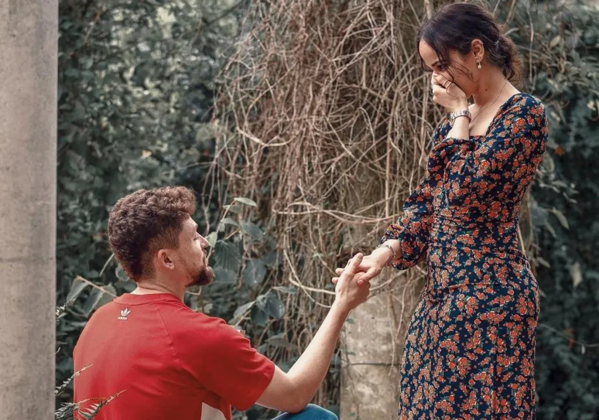 نور عمرو دياب تكشف عن خاتم الخطوبة بصور رومانسية