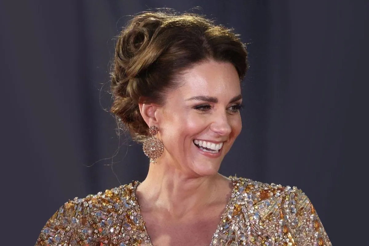 أقراط كيت ميدلتون من علامة O'nitaa London-الصورة من صفحة العلامة على انستغرام