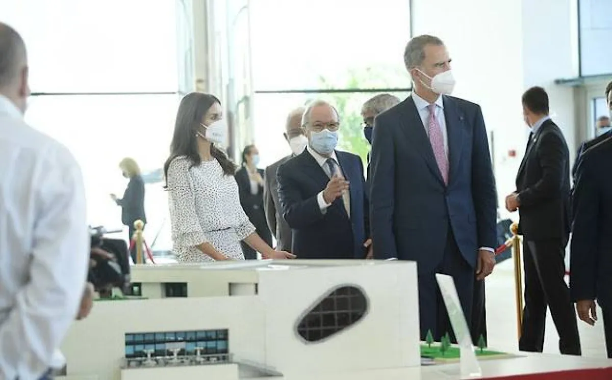 الملك فيليب والملكة ليتيزيا في جولة بالمستشفى- الصورة من موقع New my Royals