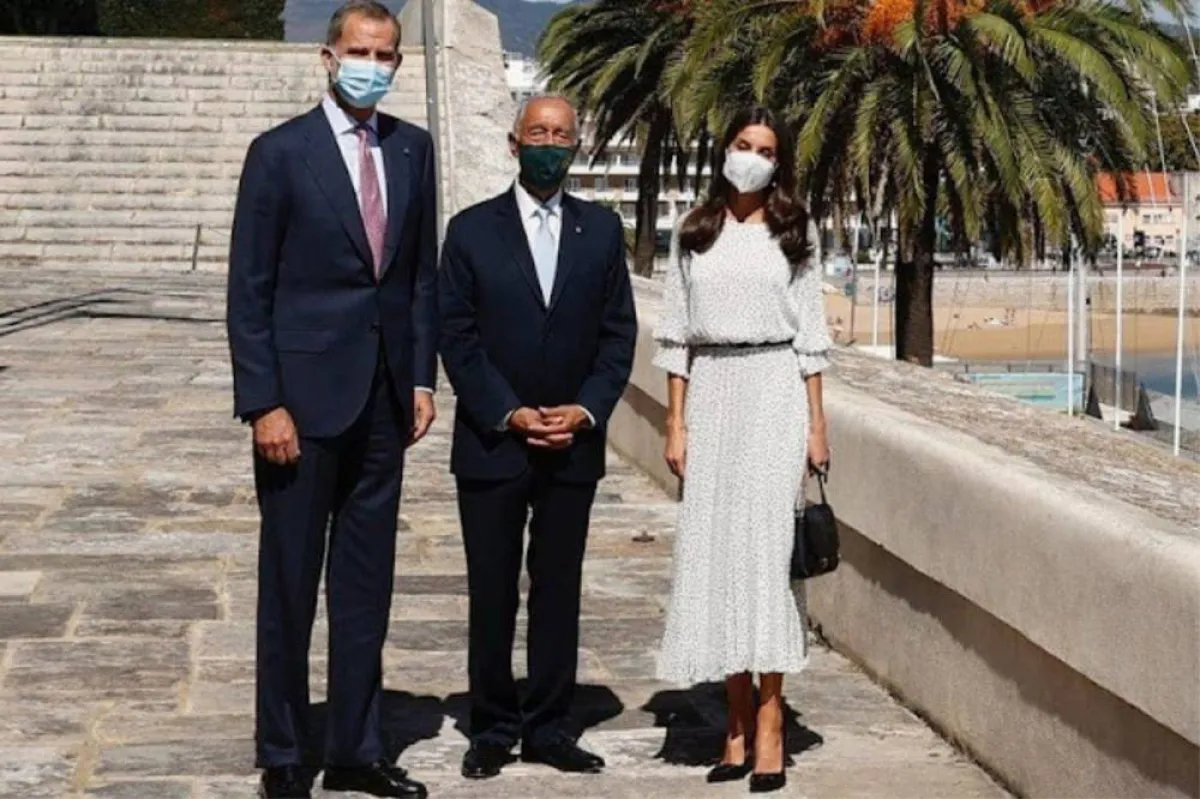 الملك فيليب والملكة ليتيزيا والرئيس البرتغالي مارسيلو ريبيلو دي سوزا- الصورة من موقع New my Royals