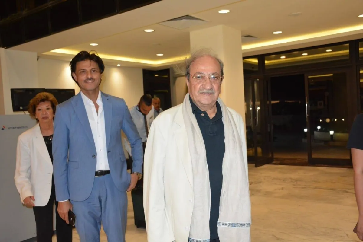 دريد لحام لحظة وصوله مهرجان الأسكندرية - الصورة من حساب المهرجان على الفيس بوك