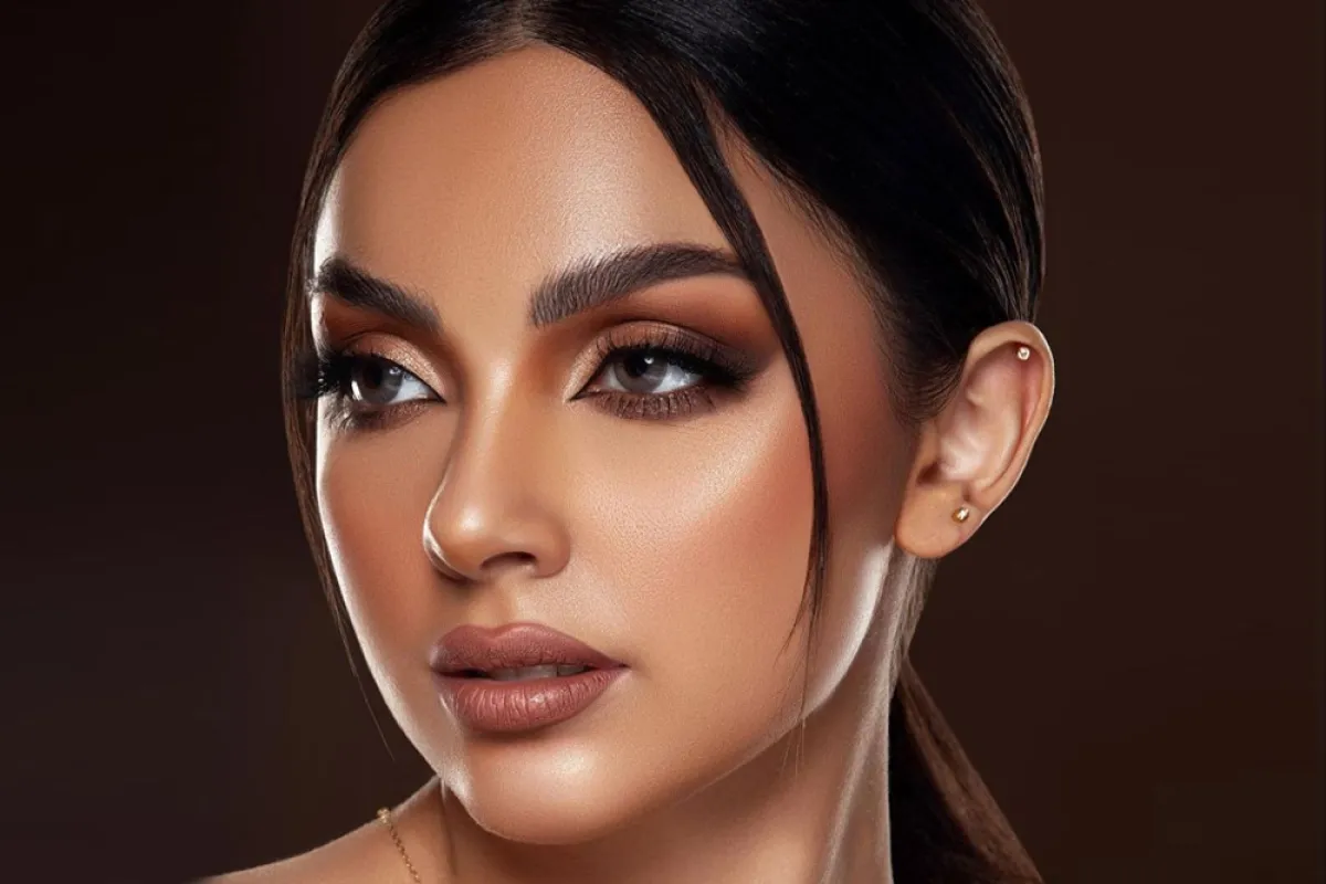 مكياج عيون سموكي أسود 