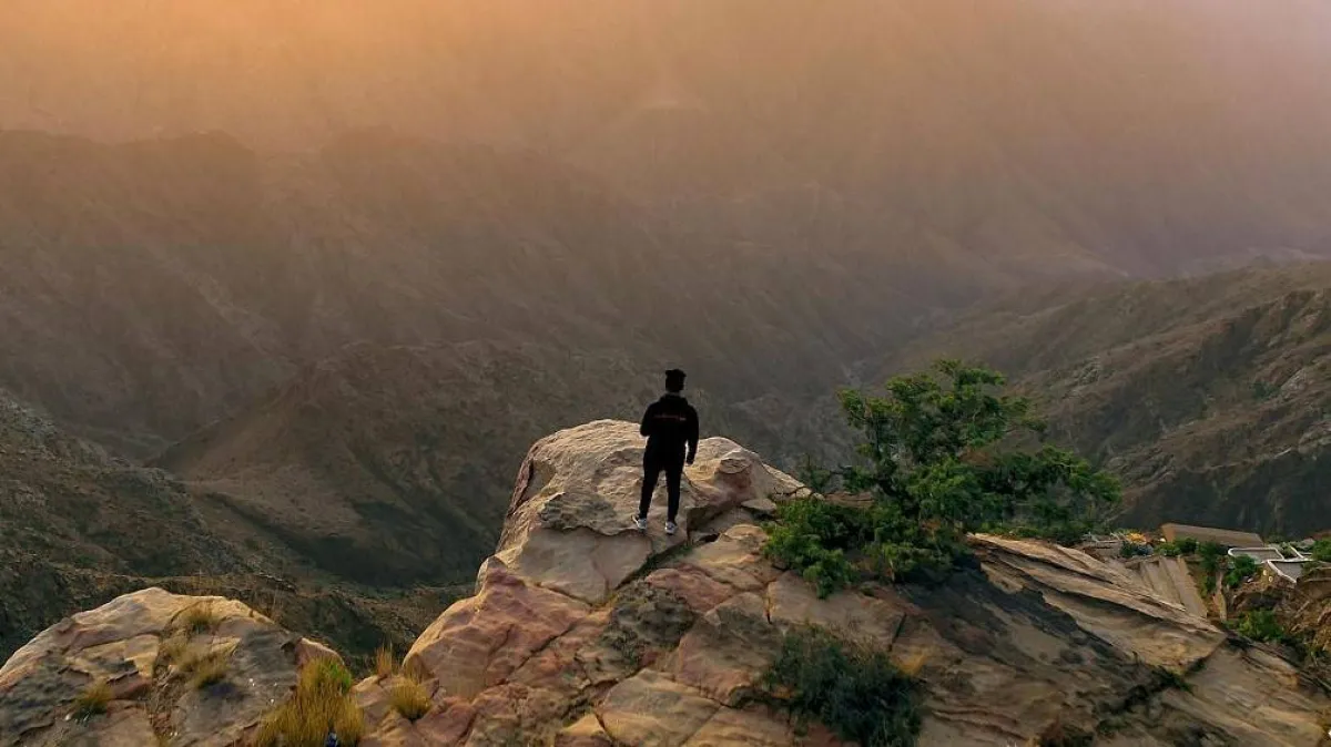 جبل السودة في عسير (الصورة من موقع واس)