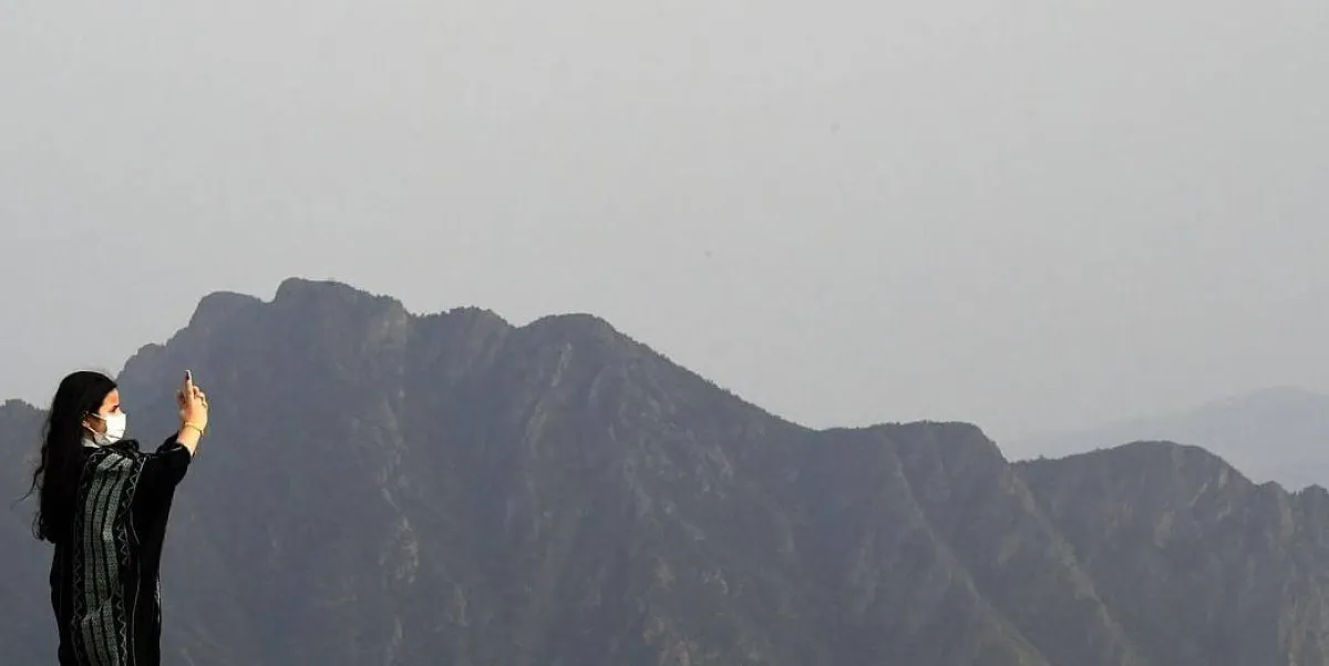 متنزه السوده يعتبر وجهة رائعة للتخييم وهواة المشي والتسلق الجبلي (الصورة من موقع واس)