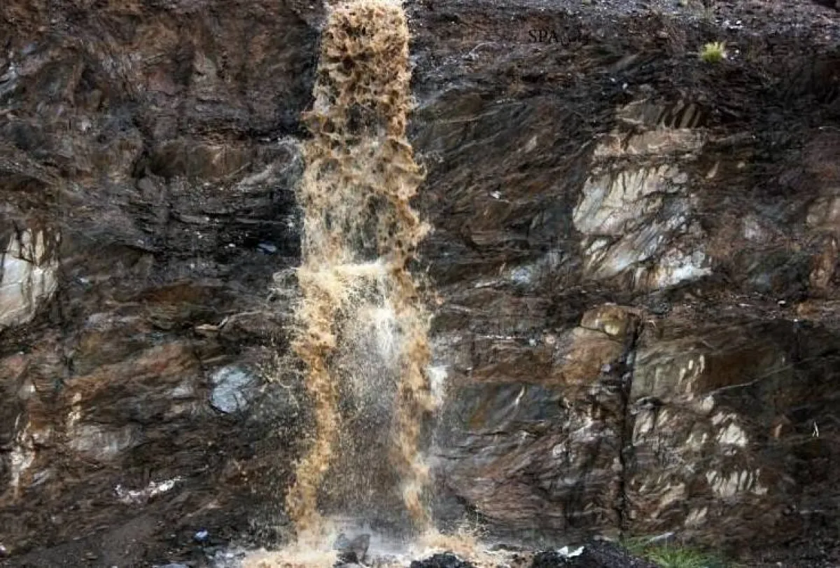 شلال الدهناء (الصورة من موقع واس)