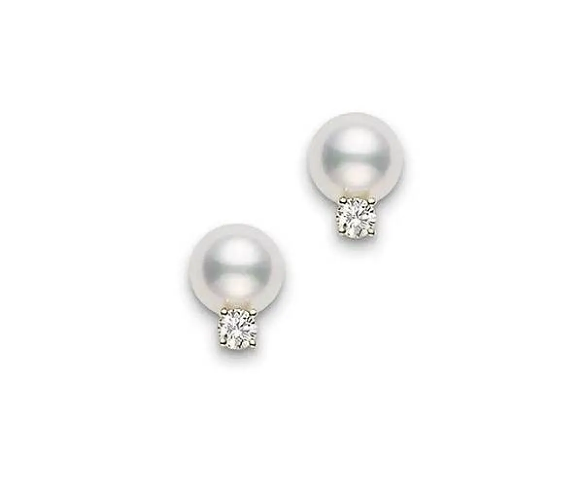 Akoya Stud Earrings من ميكموتو  Mikimoto