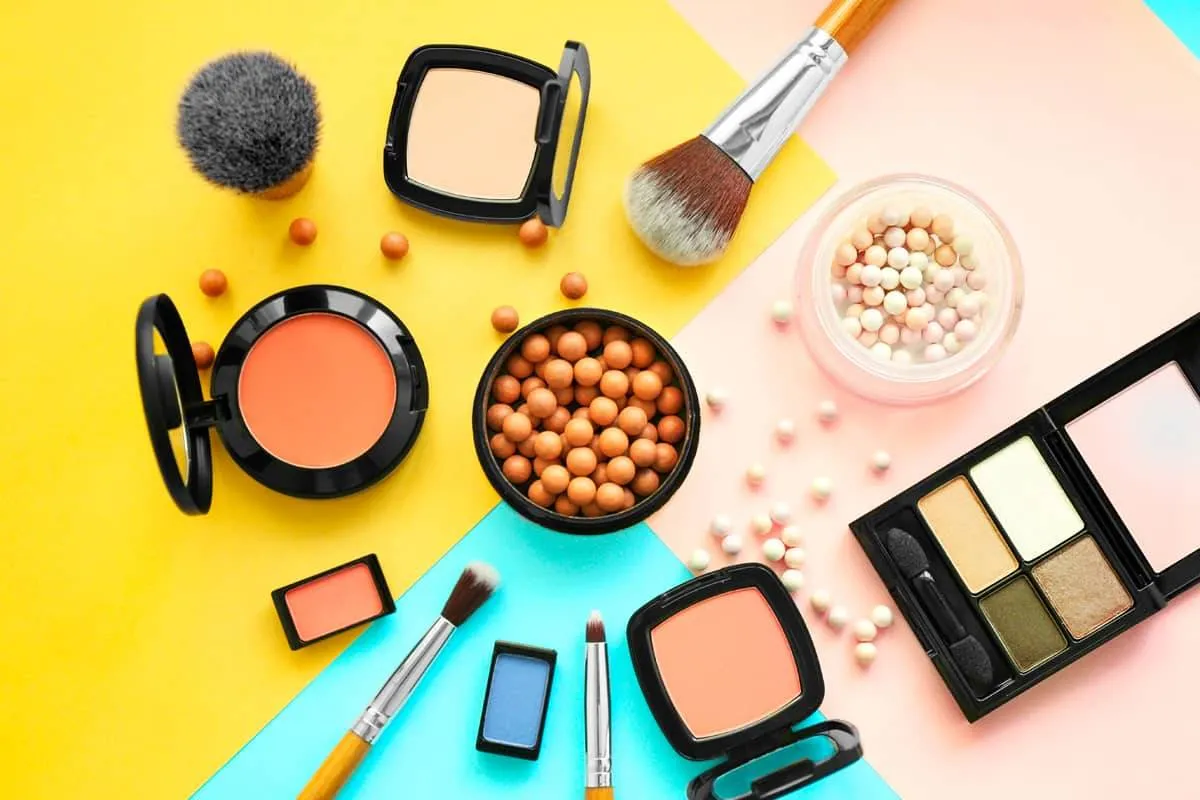 الترويج لمعلومات غير صحيحة للمنتج التجميلي يعد مخالفة