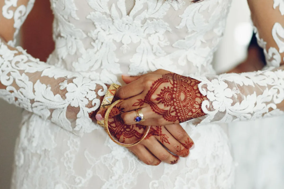 نقوش حناء للعروس برسمة الأزهار