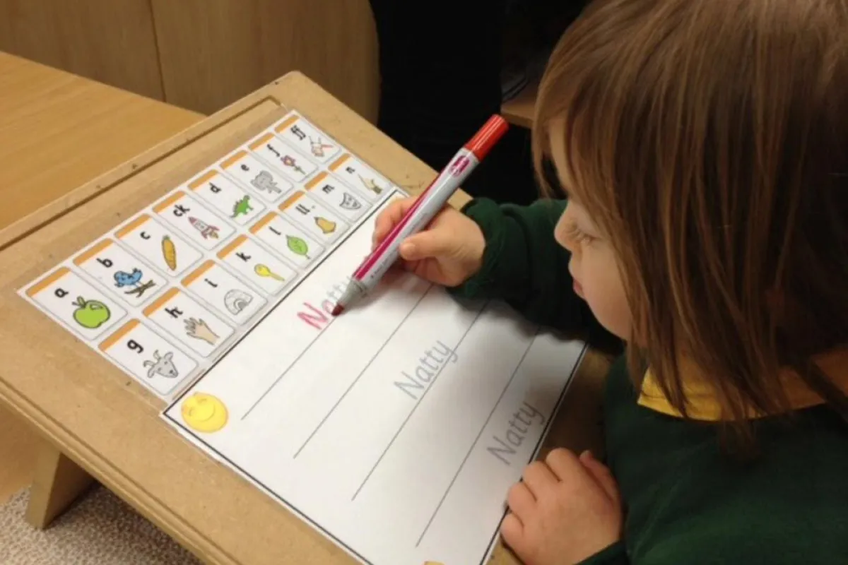 طرق تعليم الطفل اللغة فى المراحل العمرية المبكرة 