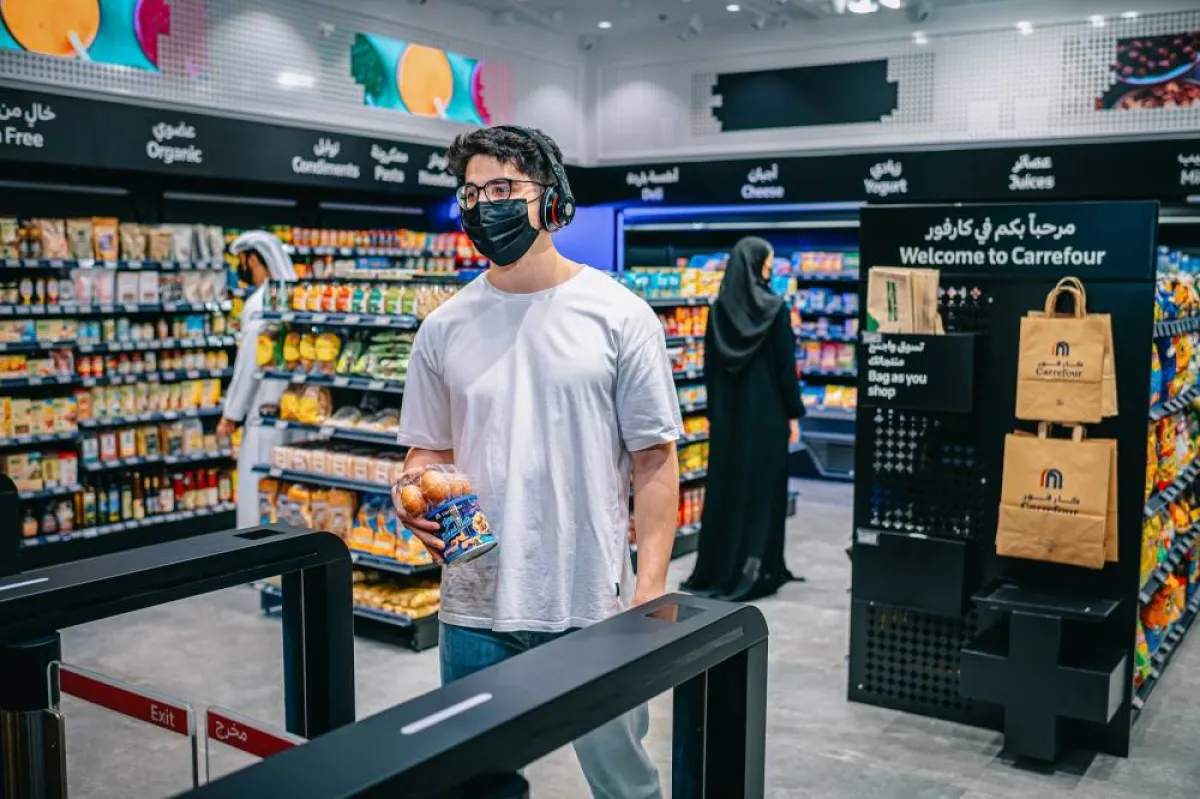 اطلاق أول متجر بدون صندوق دفع في المنطقة يعمل بالذكاء الاصطناعي