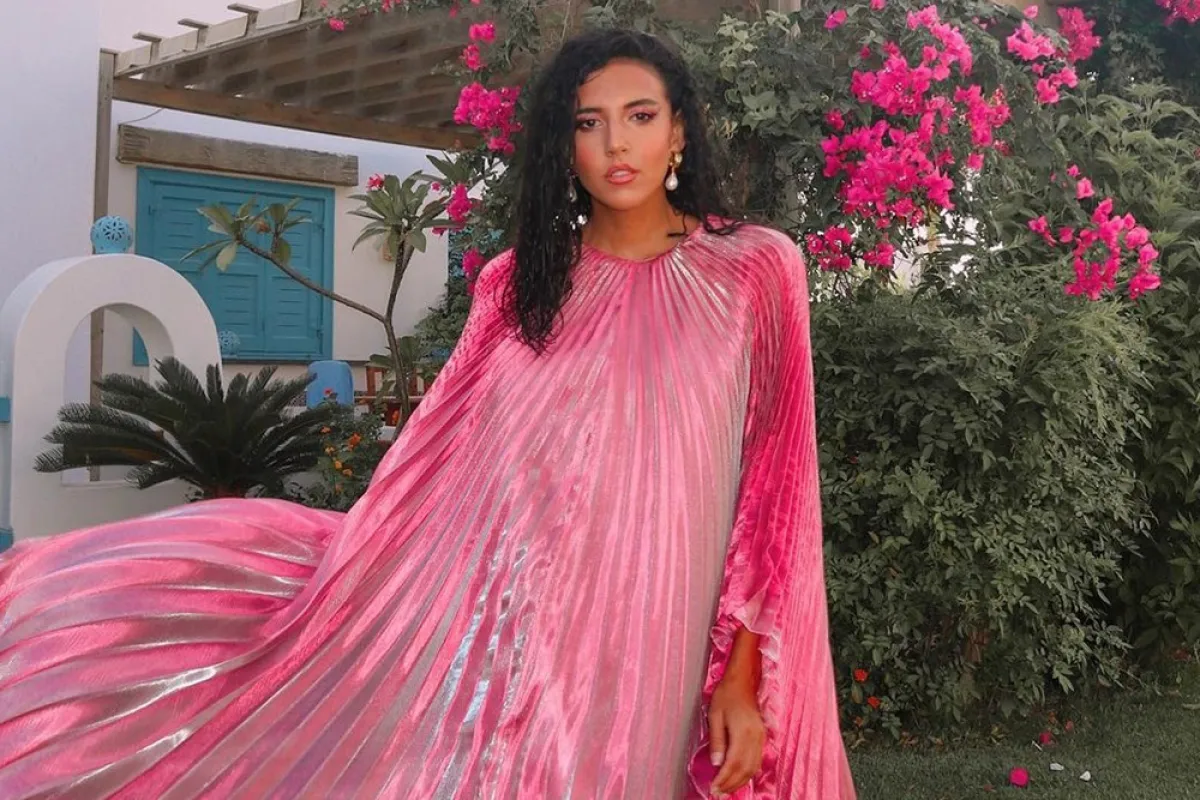  هاديا غالب والزهري بأسلوب عصري وجريء