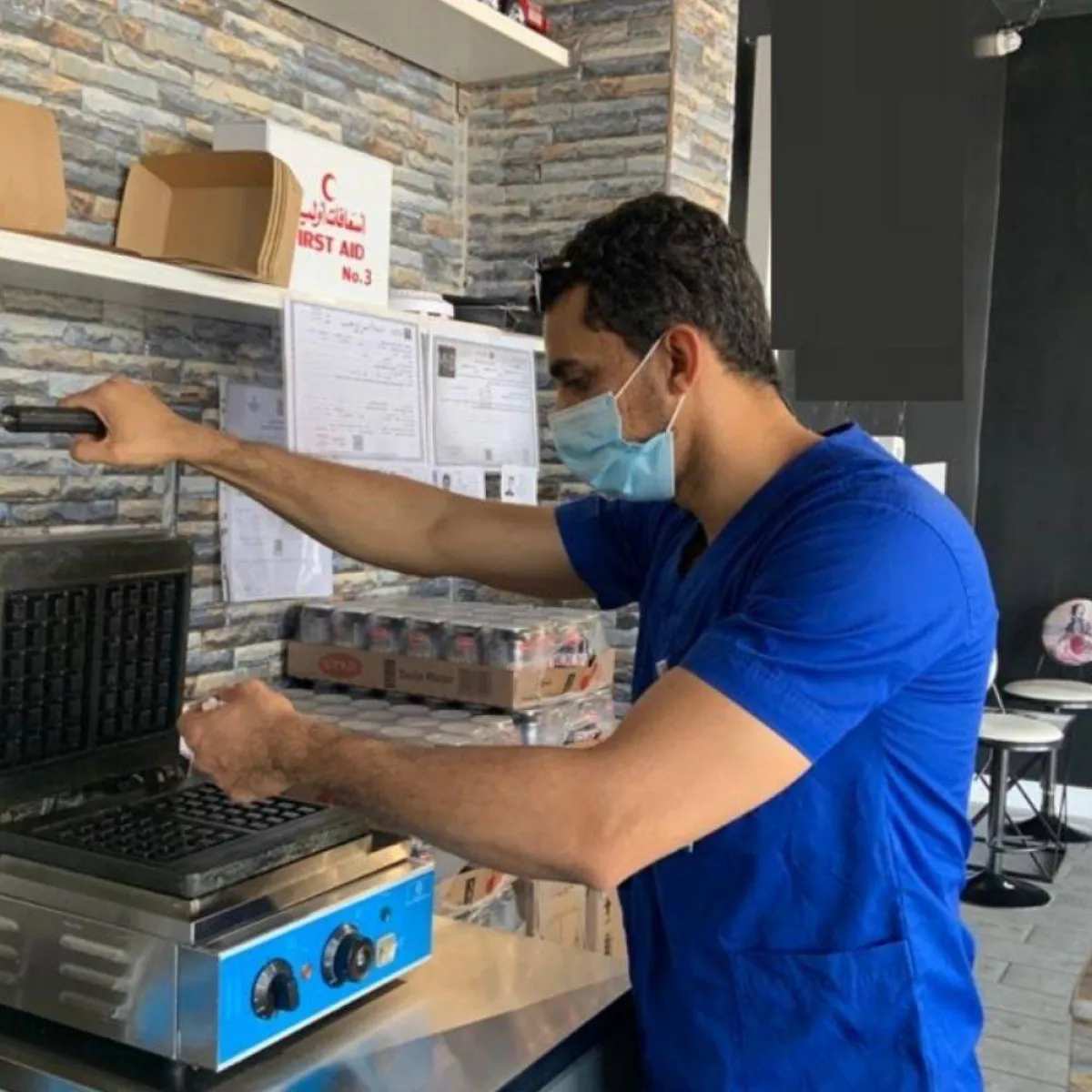 التأكد من تطبيق التدابير الصحية 