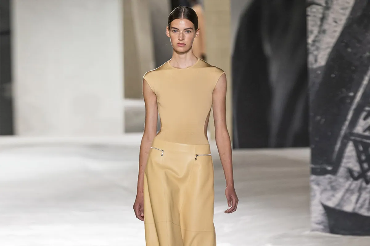  تنورة جلدية  من علامة هيرميس Hermes