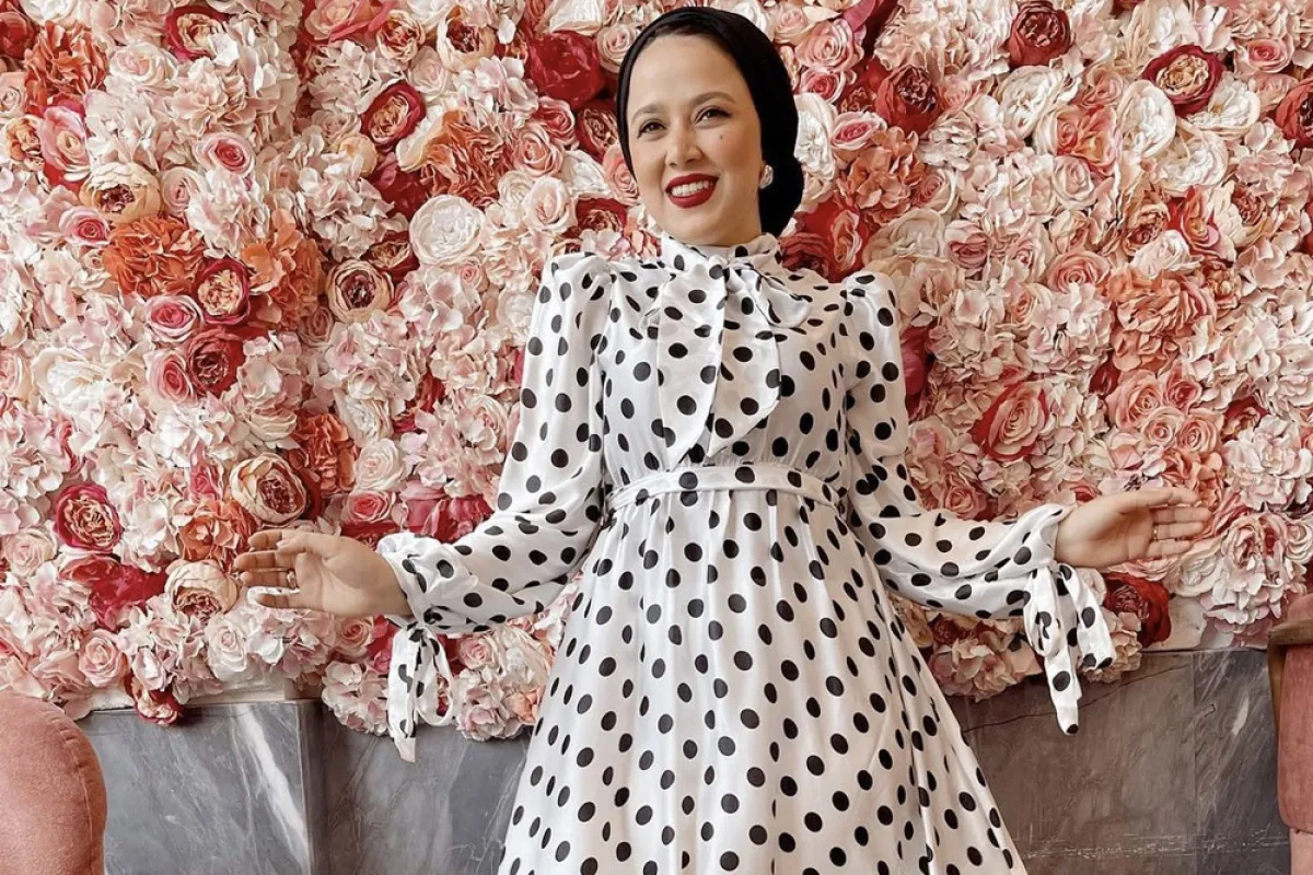  بطوطة نصر بفستان كلاسيكي منقط -الصورة من حسابها على الانستغرام