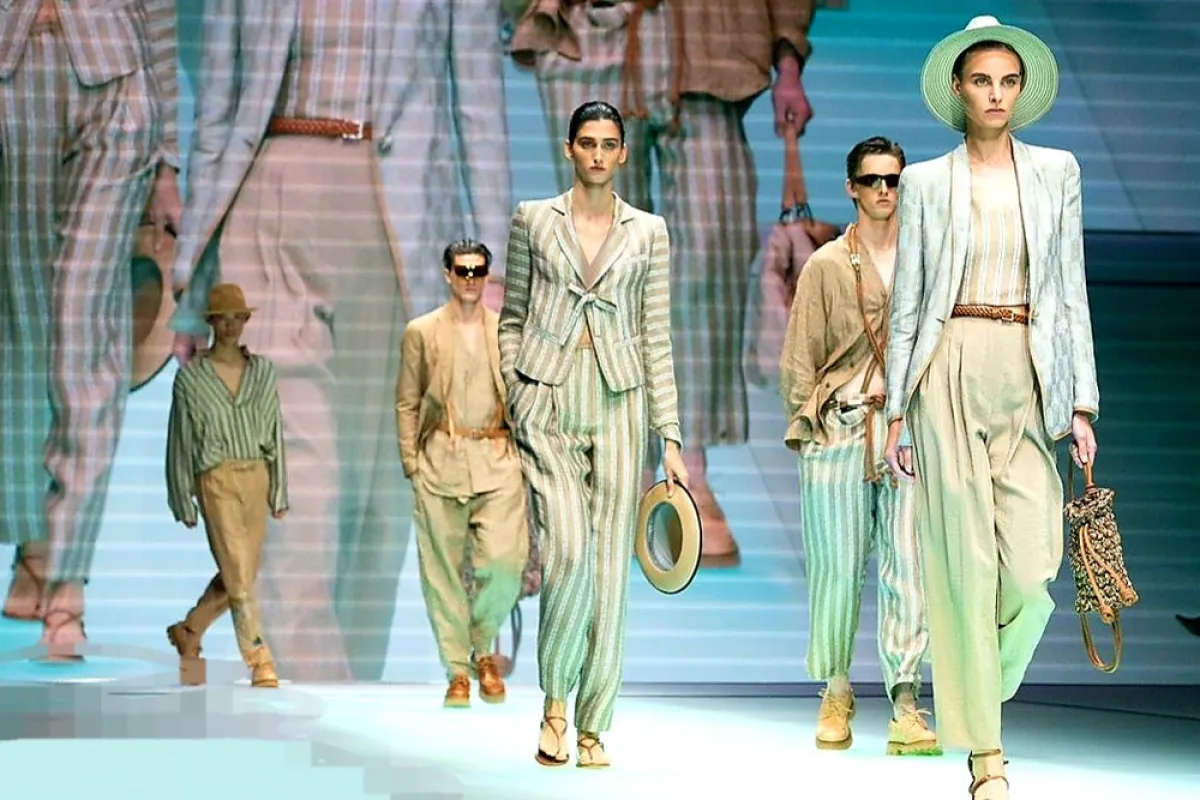 عرض أمبوريو ارماني -من حساب كاميرا مودا على انستغرام