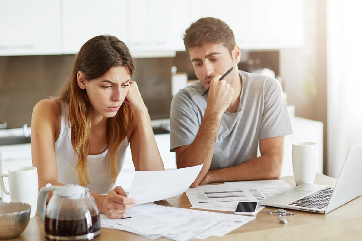 كيفية مناقشة رواتب الزوجين مع عدم المشاجرة