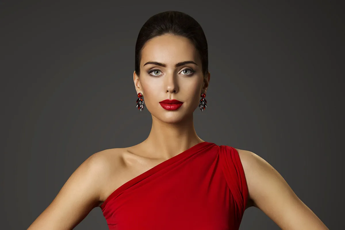 مكياج مع الفستان الأحمر 