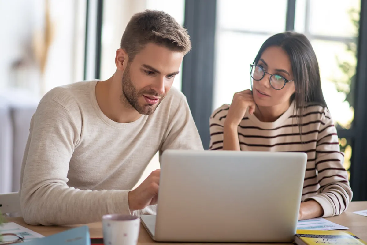 أسرار التعامل مع الزوج المشغول دائماً