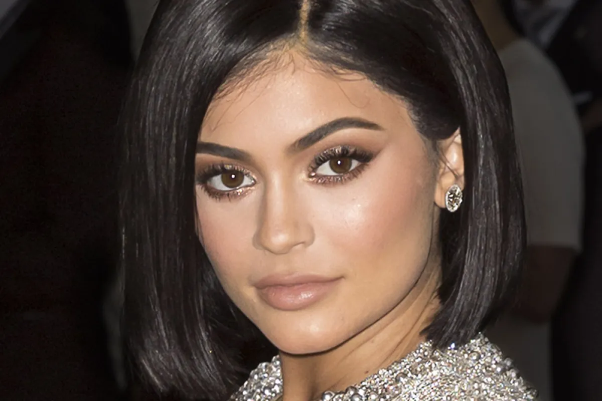 شفاه كايلي جينر 