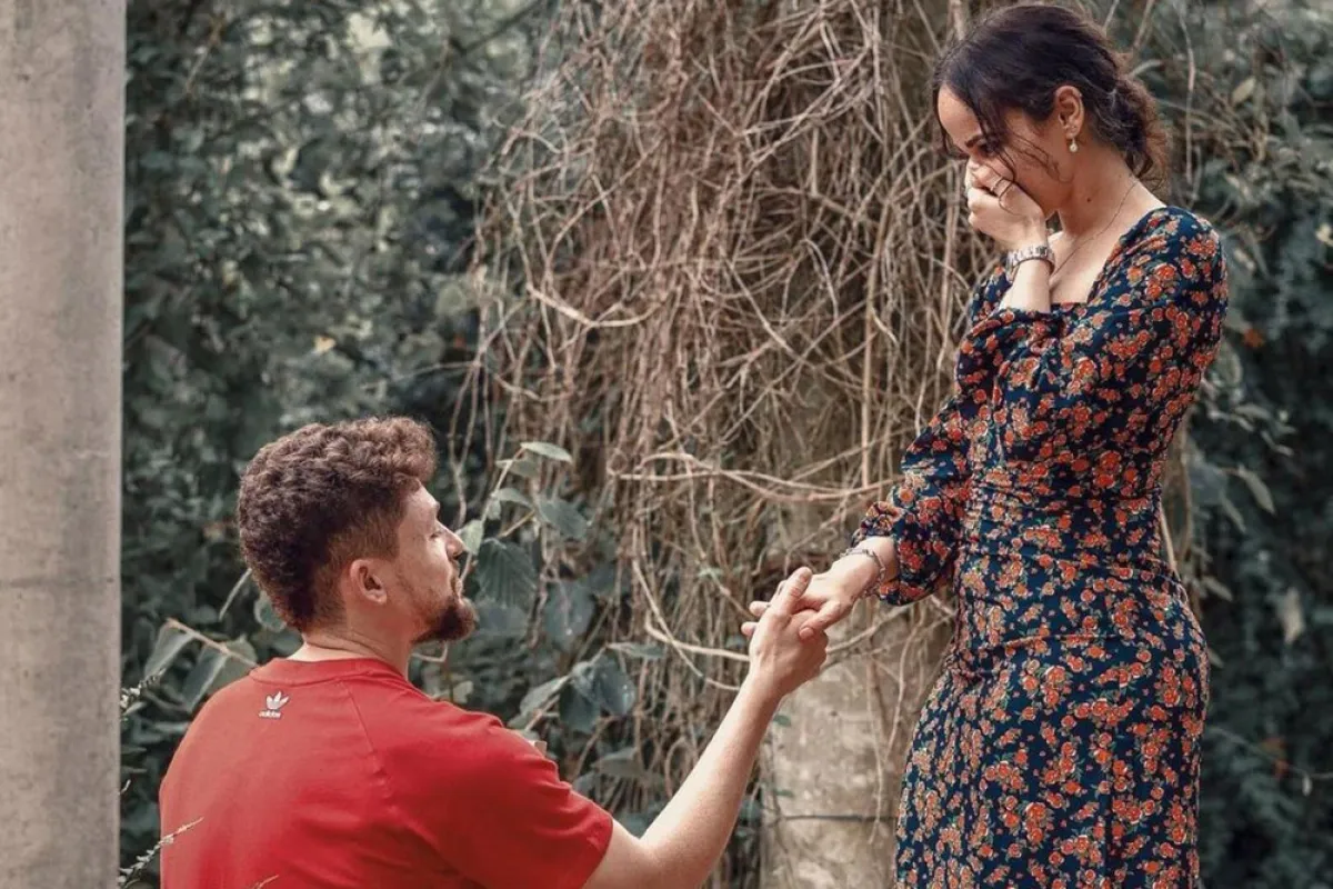 نور عمرو دياب تكشف عن خاتم الخطوبة بصور رومانسية