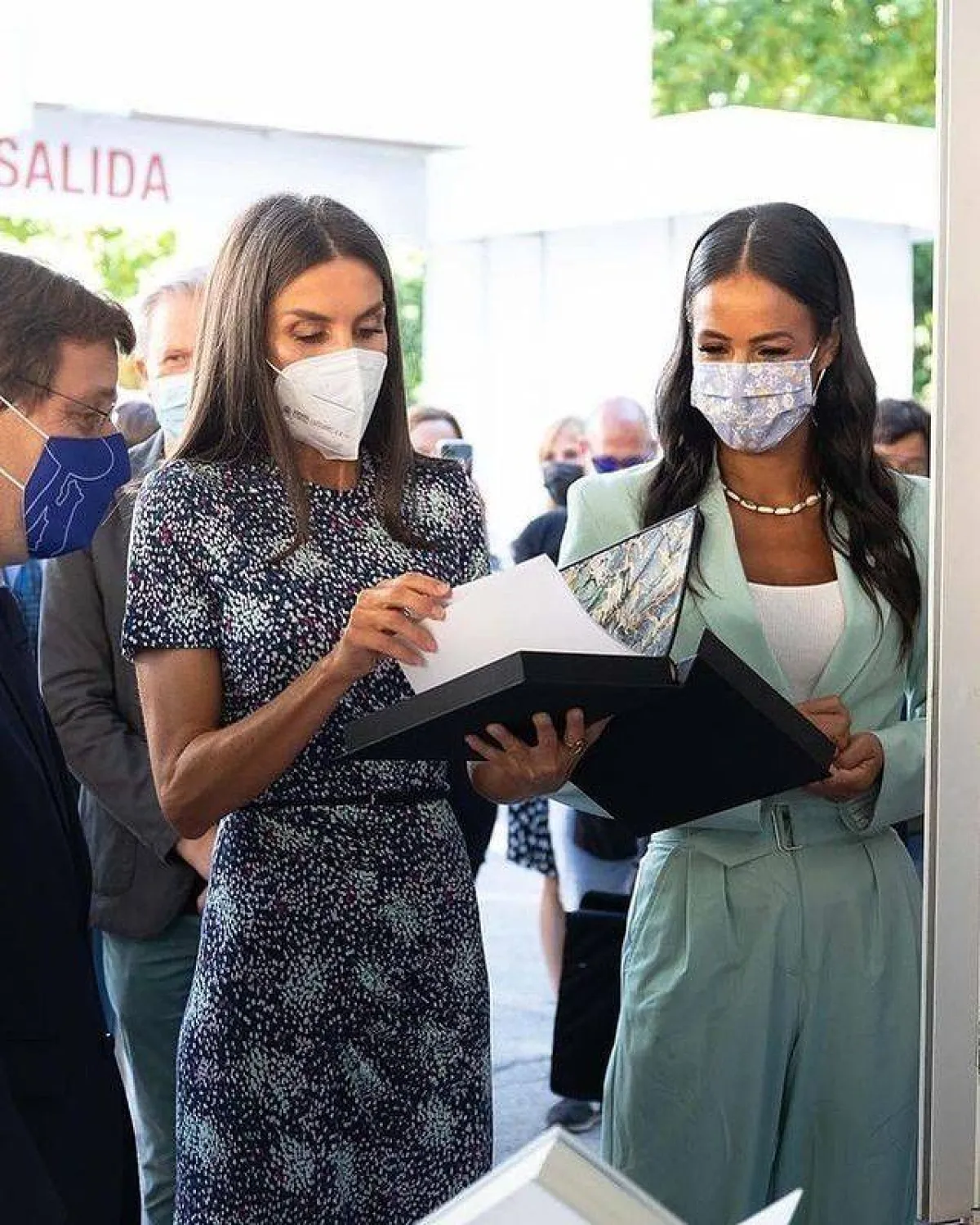 الملكة ليتيزيا تتفقد معرض الكتاب- الصورة من حساب Europe royals على إنستغرام