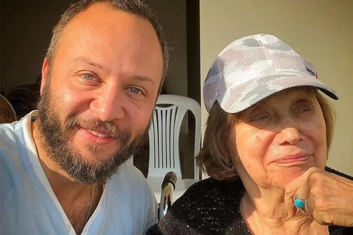 مكسيم خليل ووالدته - الصورة من انستجرام مكسيم خليل 