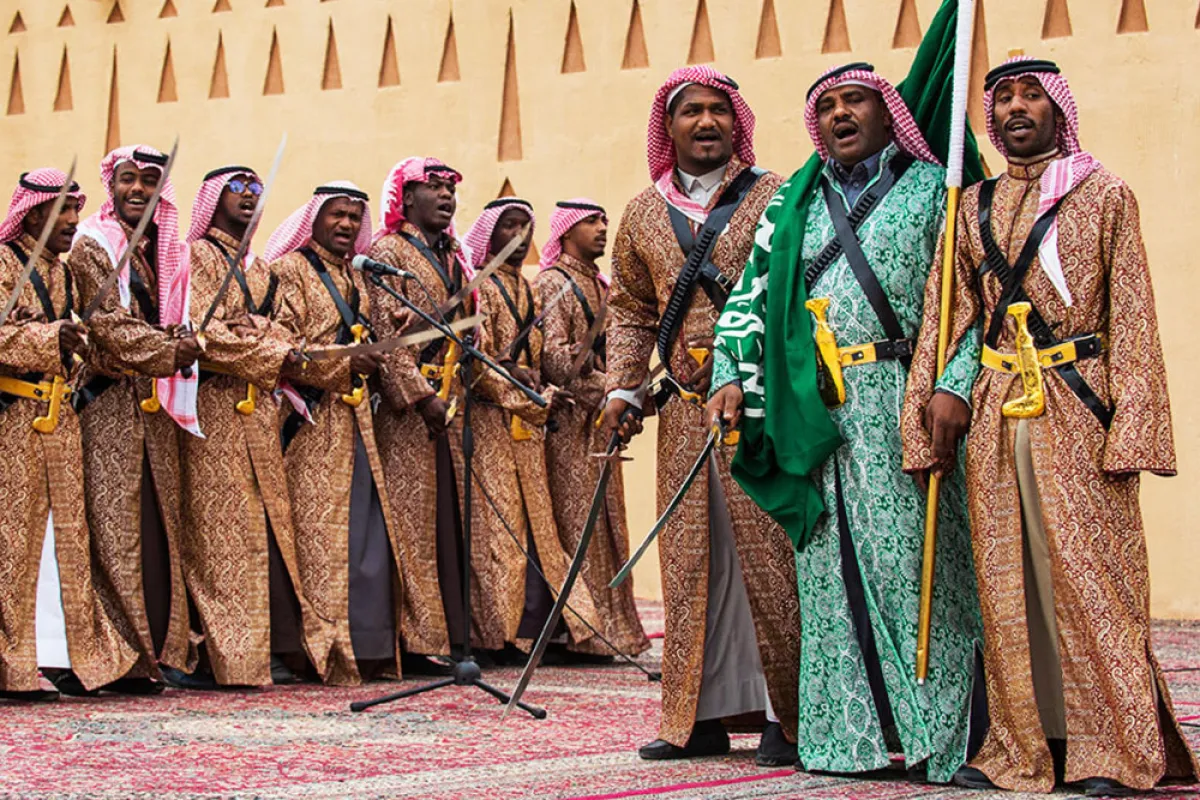 رقصة السيف- الصورة من visitsaudi.com