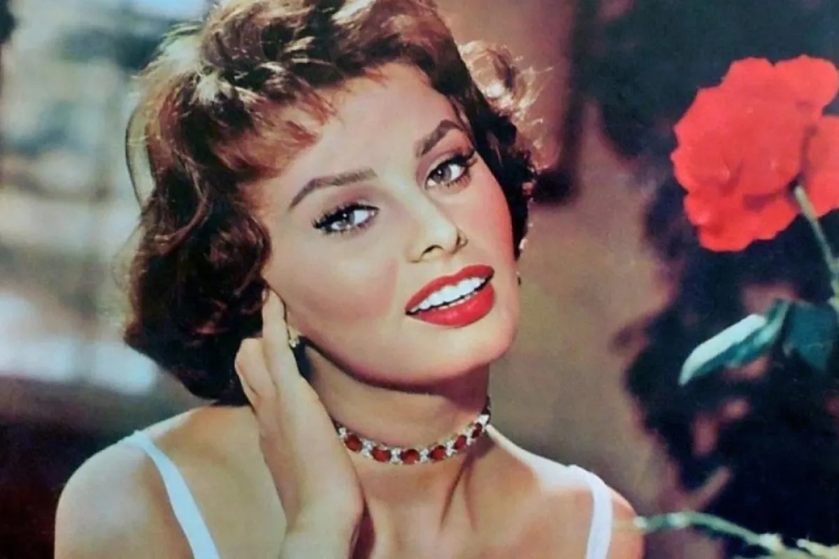 مجوهرات فاخرة تزينت بها صوفيا لورين Sofia Loren