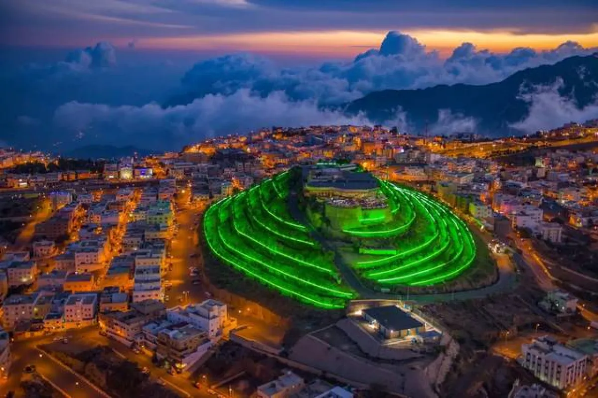 الجبل الأخضر.. مناظر خلابة من أعلى قمة في أبها 