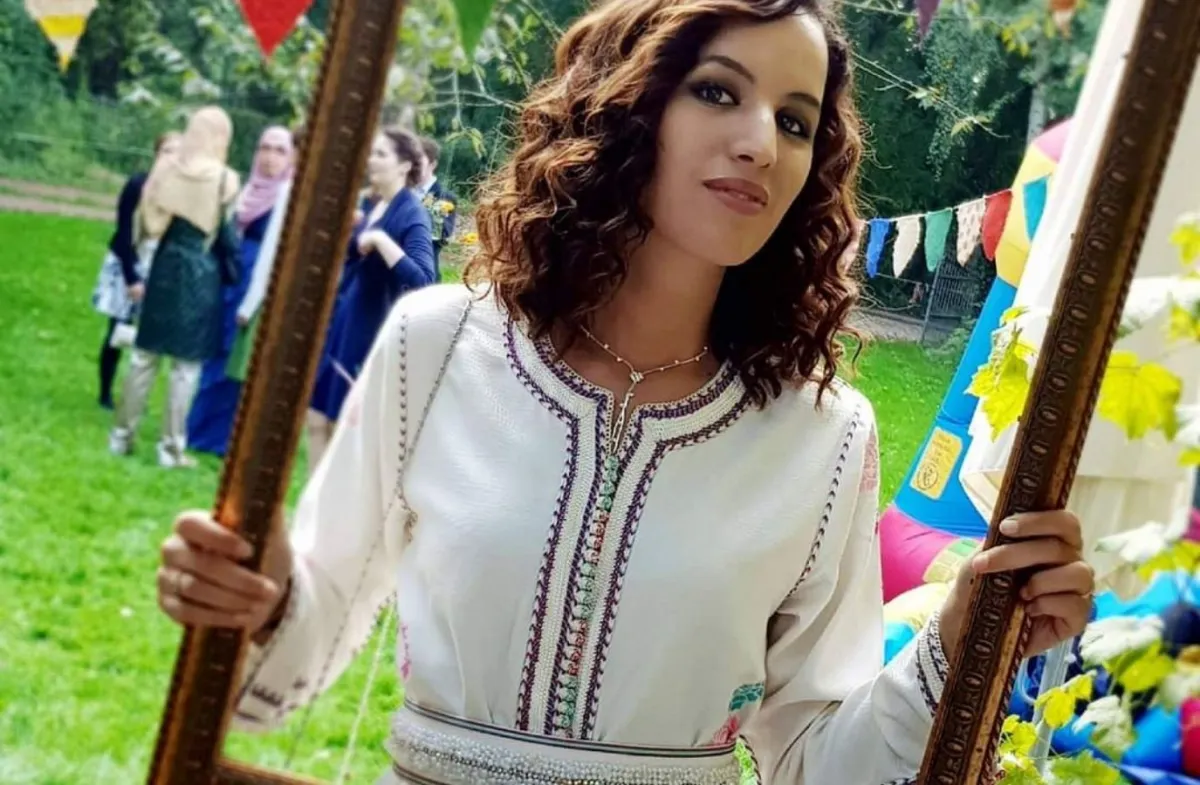 الإعلامية الشابة سهام أشطو