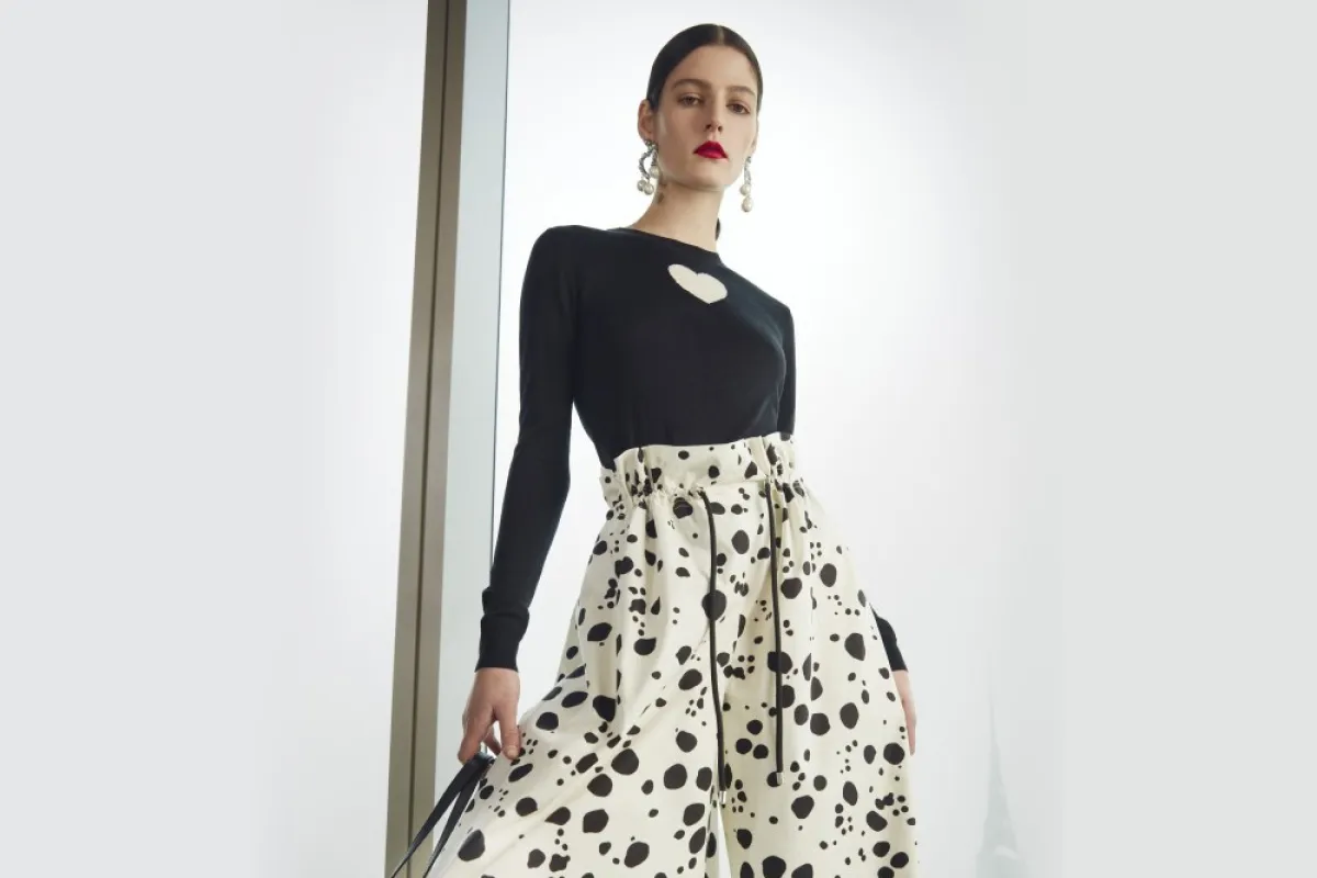 إطلالات مونوكروم بالأسود والأبيض