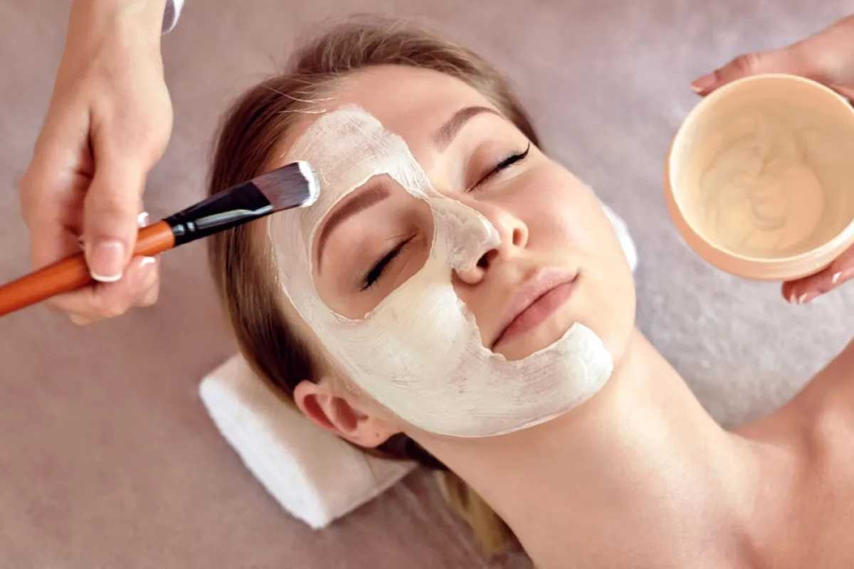 دقيق الأرز للبشرة: فوائده وكيفية استخدامه