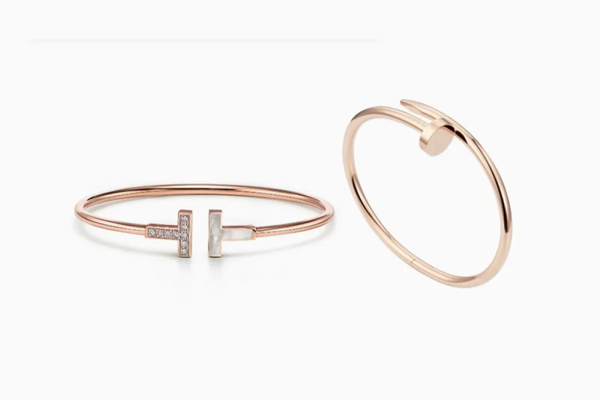 أساور ذهب على شكل مسمار موضة 2021