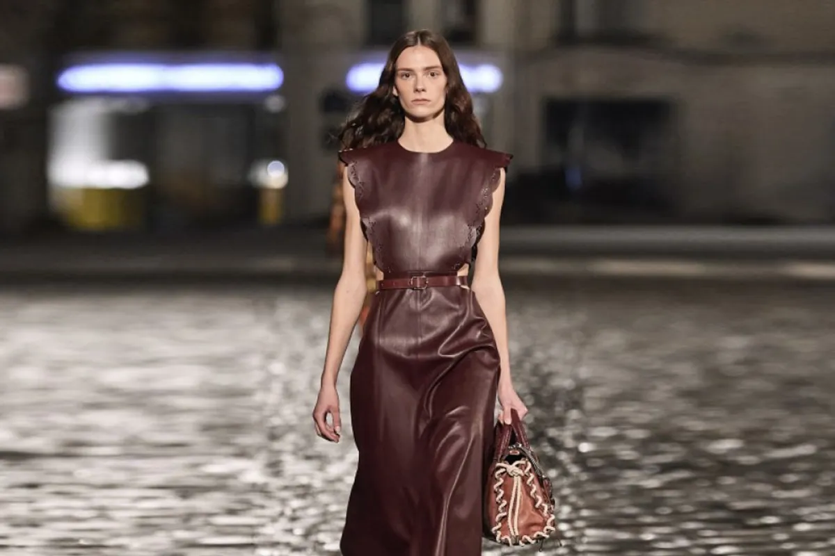 فستان جلد من كلوي Chloé