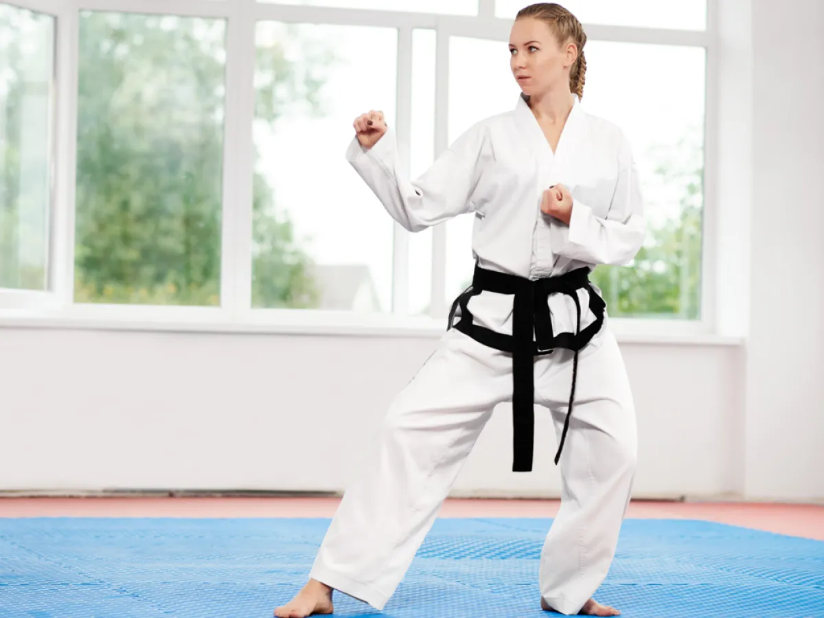 الفرق بين التايكواندو والكاراتيه والأفضل لتنحيف الجسم