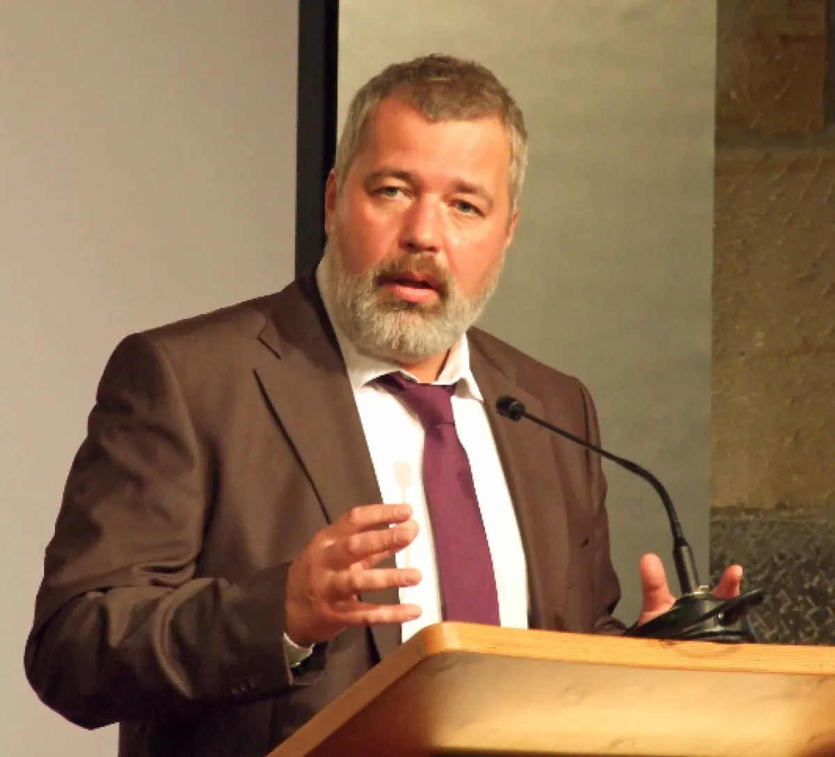 الصحفي الروسي دميتري موراتوف. المصدر تويتر (The Nobel Prize)