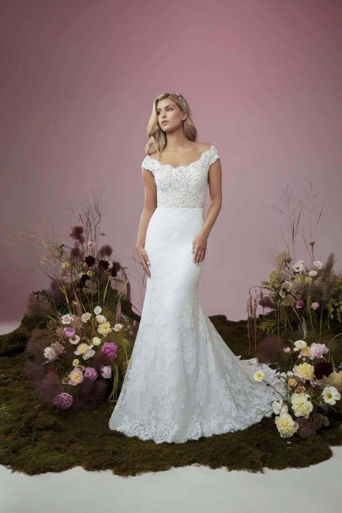 فستان للعروس الناعمة من آن بيرج Anne Barge 