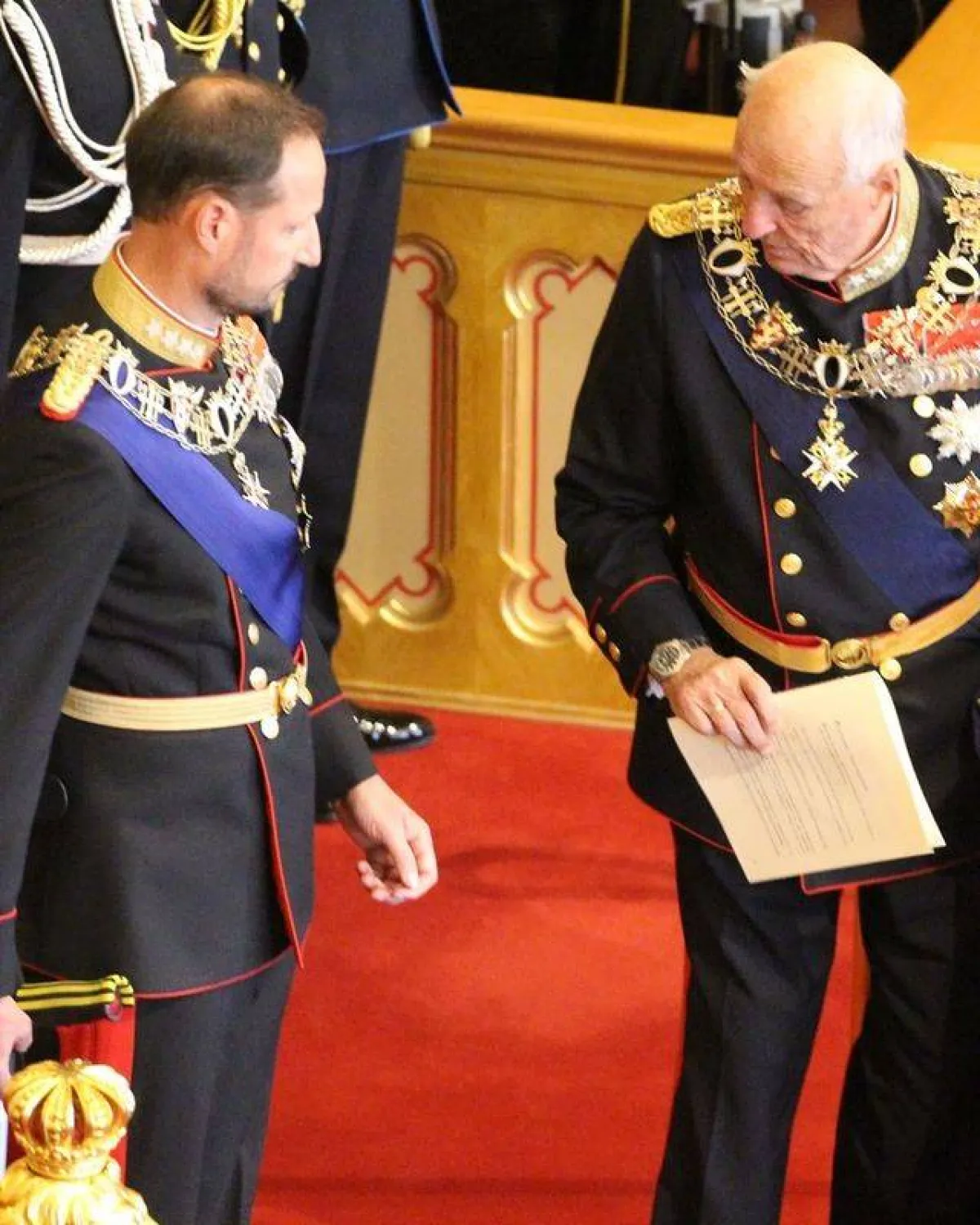 الملك هيرالد و زوجته وولي العهد- الصورة من حساب Europe Royals على إنستغرام